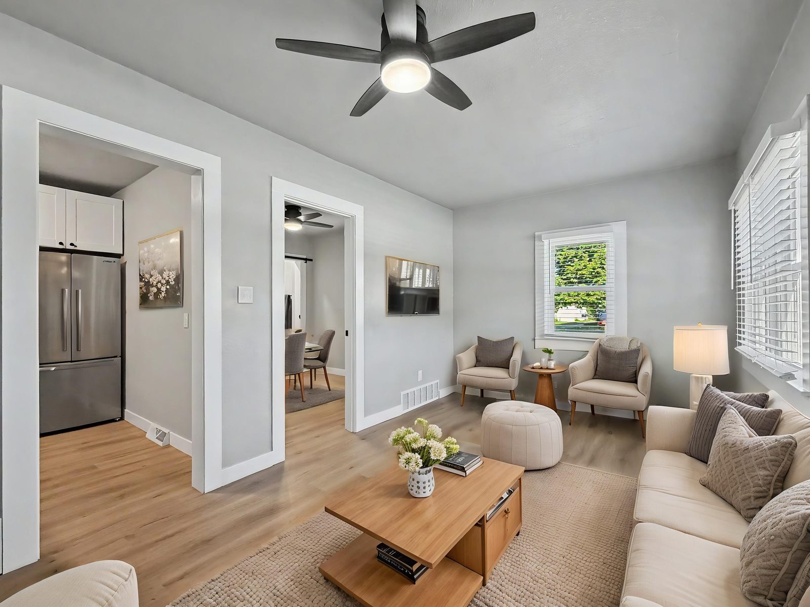 3436 Scott Ave, Des Moines — living room, alternate view